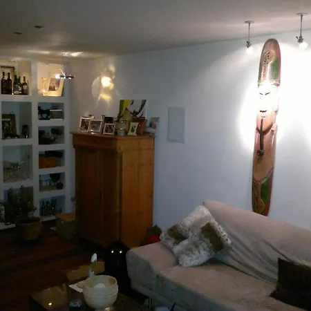 Apartment Zimmer Mit Bad, Modern Und Ruhig - Familiaer!